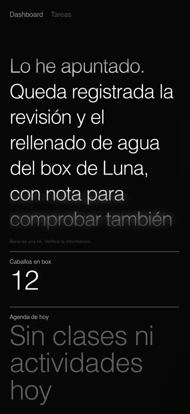 Dashboard de Boral registrando una revisión y el rellenado de agua del box de un caballo.